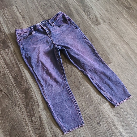 Hot Topic High Rise, Skinny Leg Denim - Picture 2 of 4